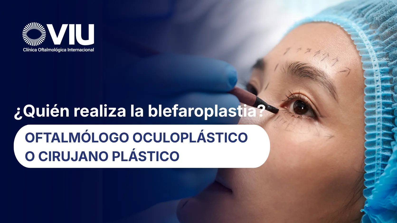 Oftalmóloga oculoplástica de VIU evaluando los párpados de una paciente en consulta