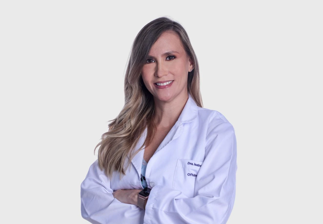 Dra. Isabel Uribe, oftalmóloga de VIU especializada en párpados, órbita y vía lagrimal