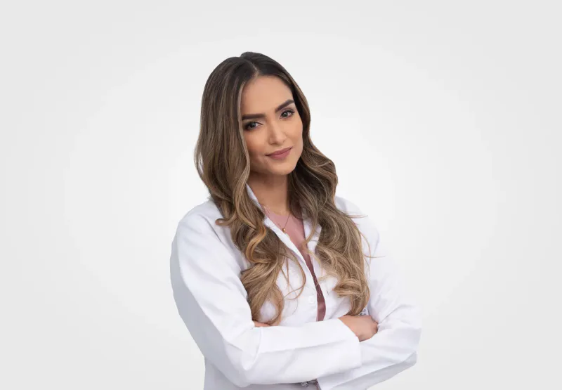 Dra. Ana Lamus, oftalmóloga de cirugía refractiva en VIU