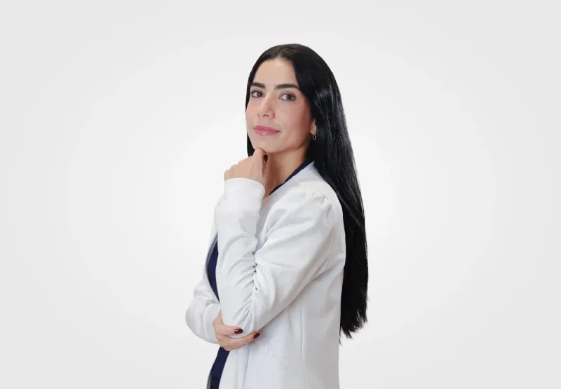 Dra. Andrea Celemin, oftalmóloga de cirugía refractiva en VIU