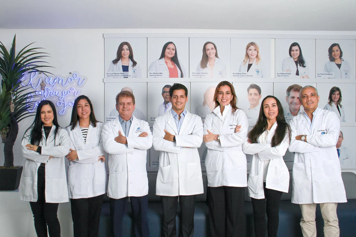 Equipo médico de VIU Clínica Oftalmológica Internacional, oftalmólogos especialistas en Colombia
