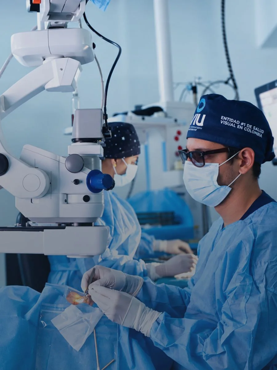 Vitrectomía y cirugía de retina para desprendimiento de retina en VIU Clínica Oftalmológica Internacional