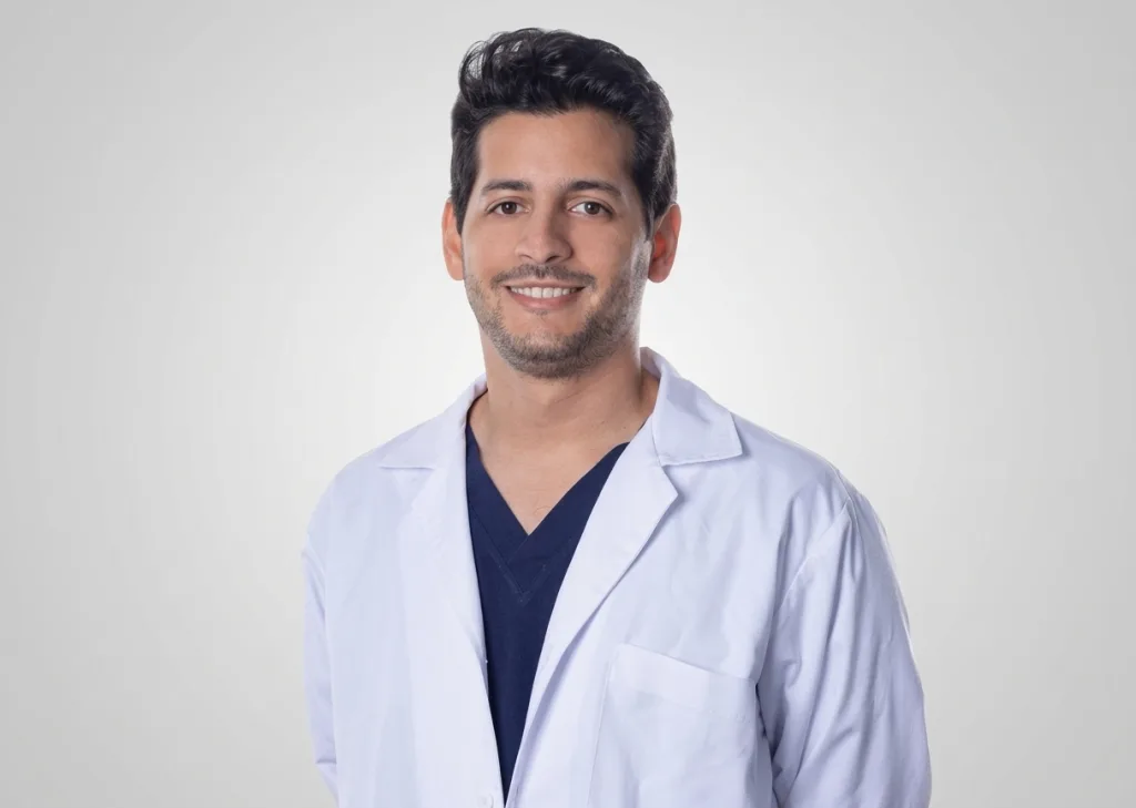 Dr. Luis Carlos Escaf, oftalmólogo de VIU