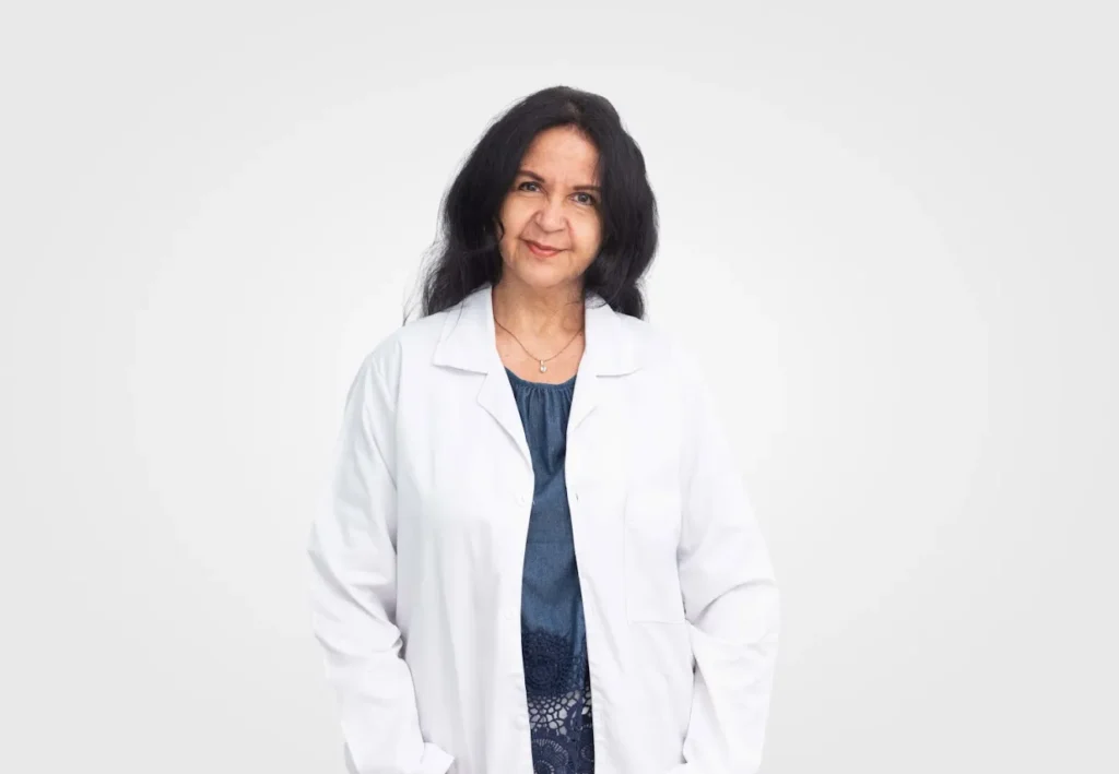 Dra. Lesbia De la Hoz, oftalmóloga de VIU