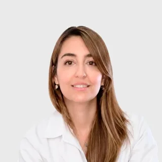 Dra. Verónica Gabriela Fortuna, oftalmóloga subespecialista de VIU Clínica Oftalmológica Internacional
