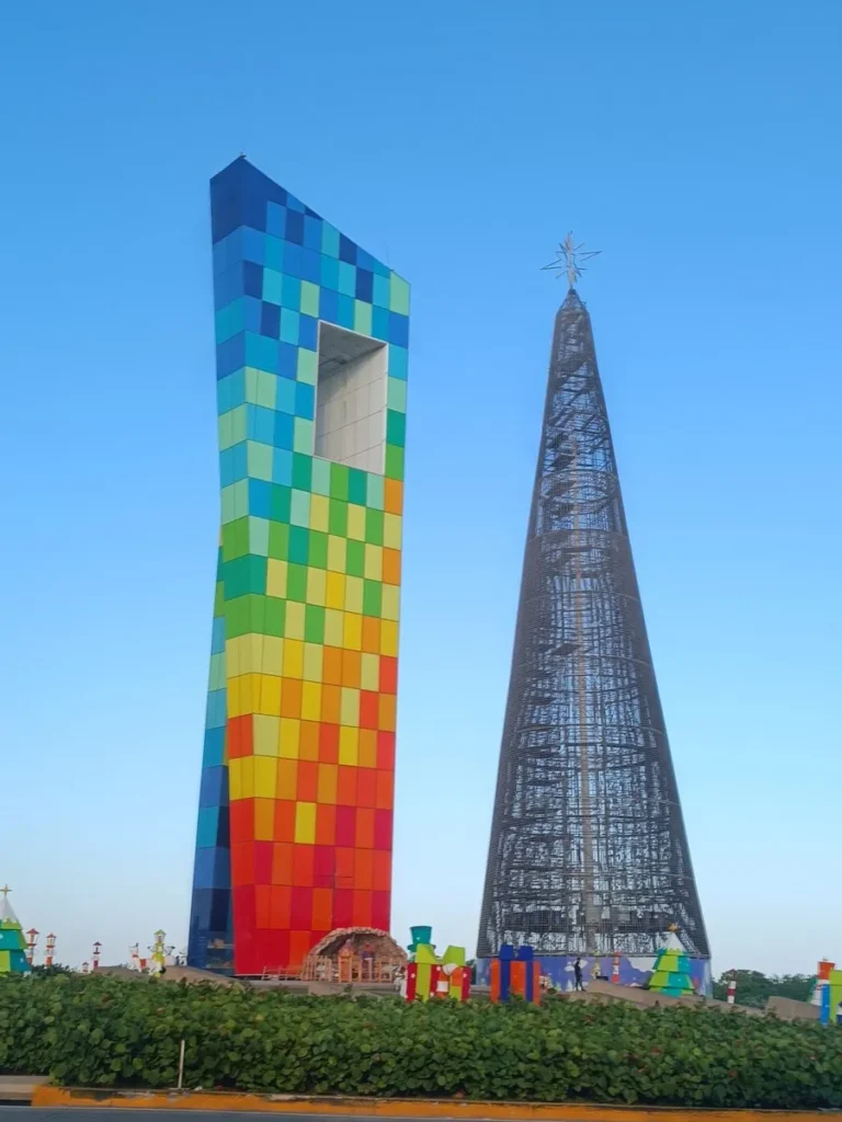 Monumento Ventana al Mundo en Barranquilla, Colombia