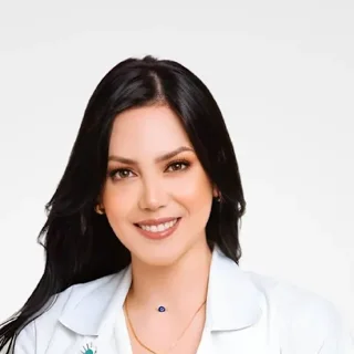 Dra. Luisa Fernanda Viana Schultz, oftalmóloga subespecialista de VIU Clínica Oftalmológica Internacional