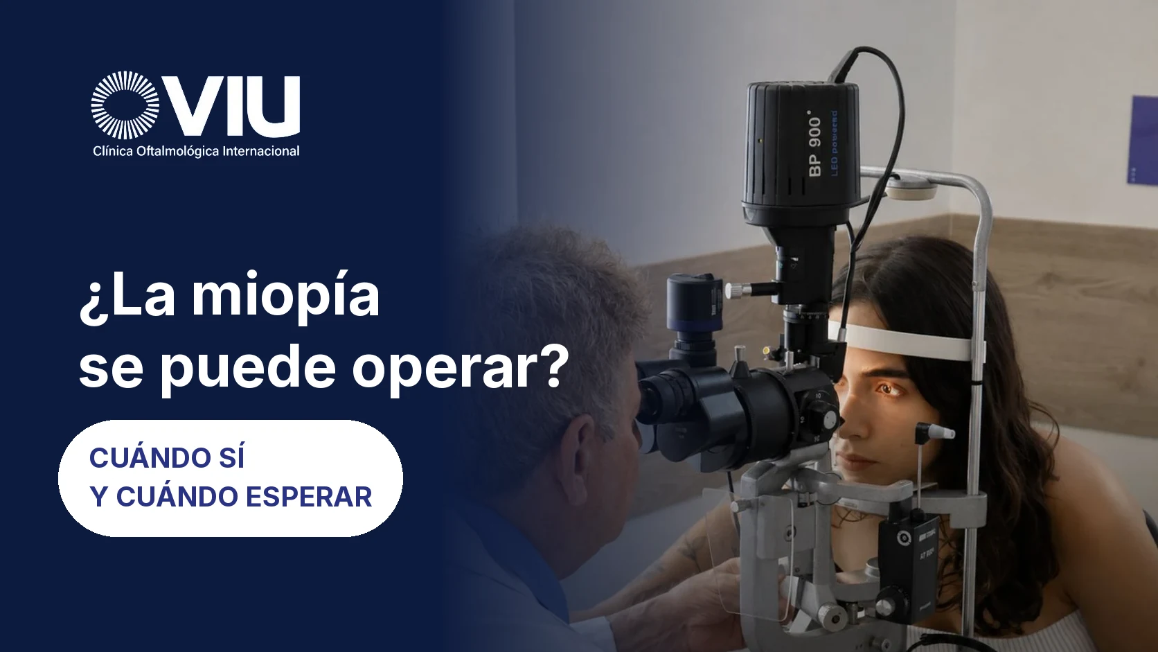 Oftalmólogo examinando la córnea de una paciente en lámpara de hendidura en VIU Clínica Oftalmológica Internacional, Barranquilla